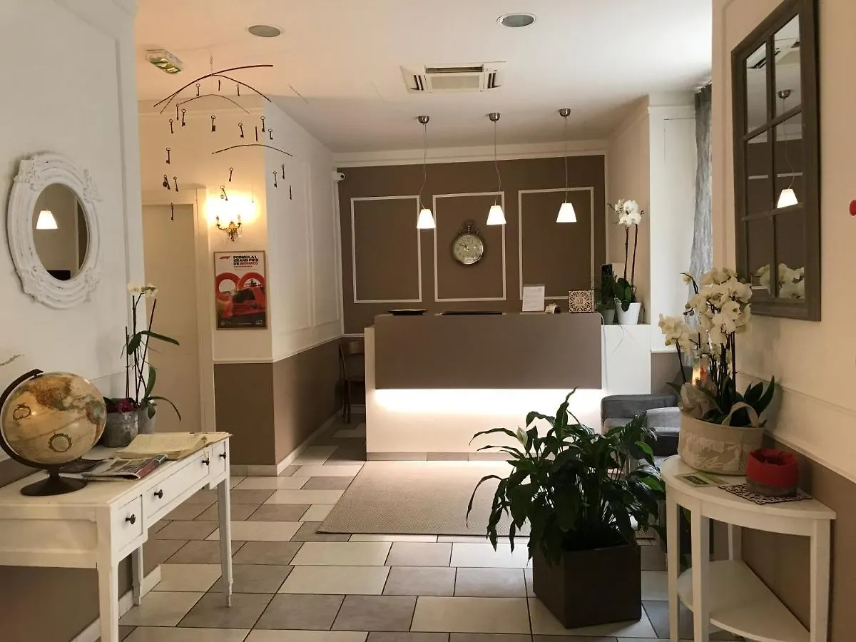 Azur Hotel Beausoleil