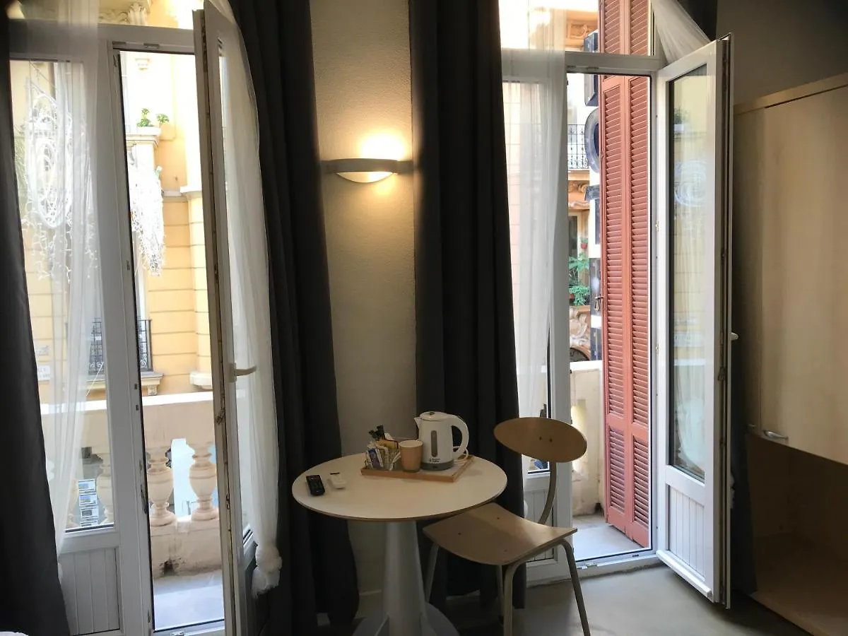 Azur Hotel Beausoleil 3*,