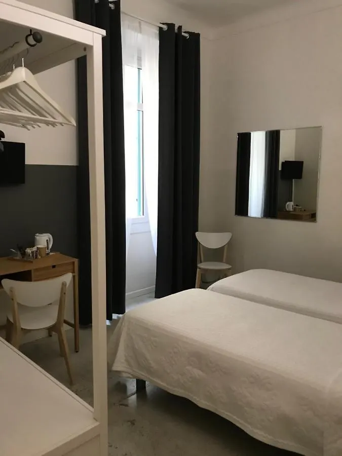 Azur Hotel Beausoleil