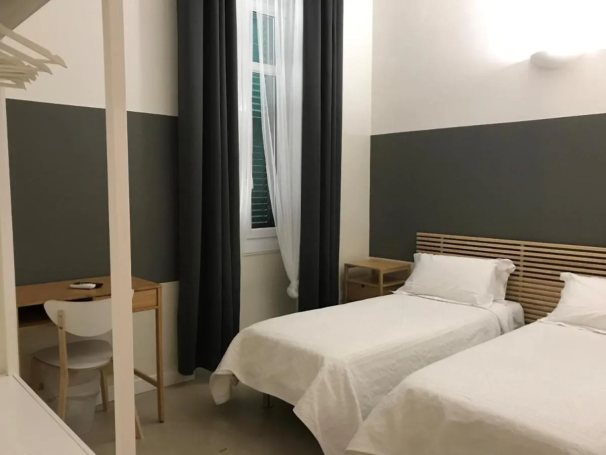 Azur Hotel Beausoleil 3*,  France