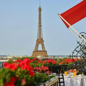 Hotel Plaza Athénée - Dorchester Collection